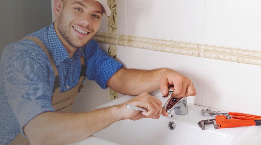 Handle or spout repair in Aurora, IL